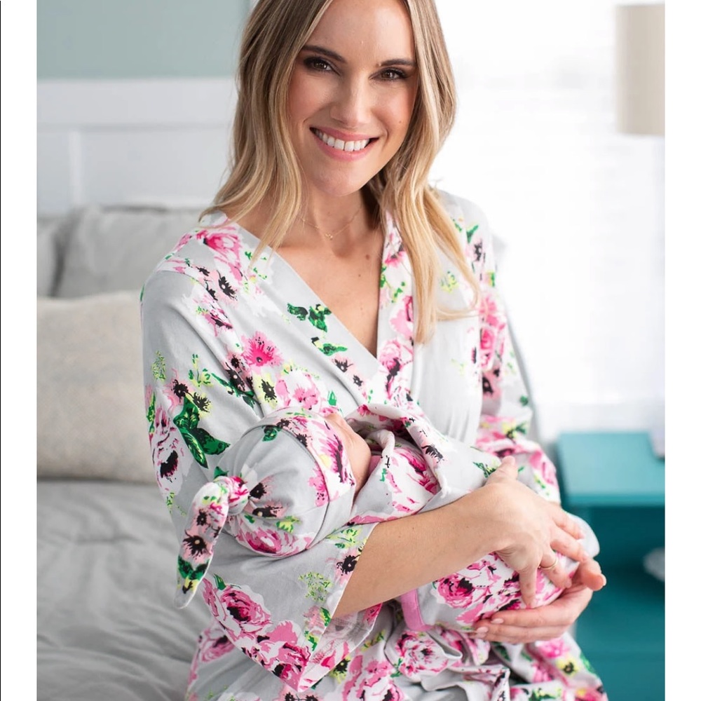 BabyBeMine OLIVIA PREGNANCY AND POSTPARTUM ROBE & SWADDLE BLANKET SET